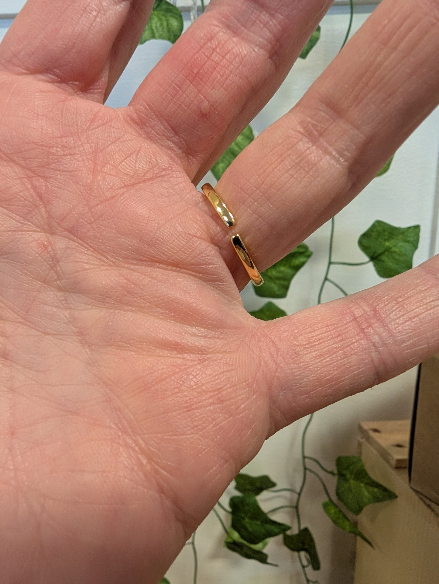 Adjustable Bee Ring