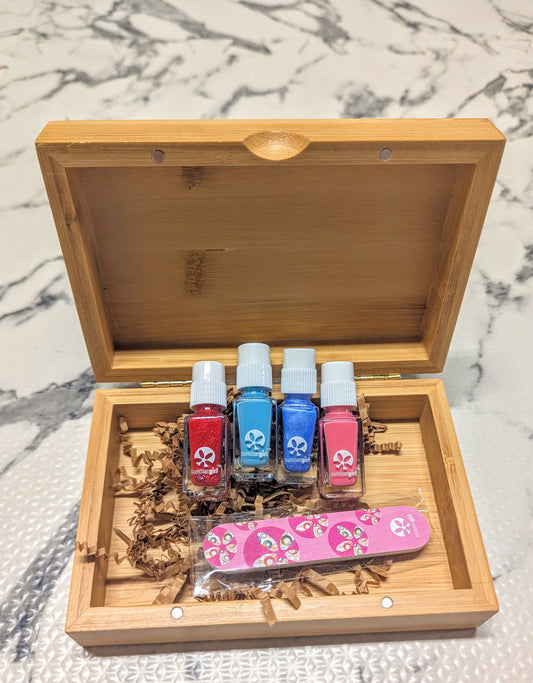 Suncoat Girl Manicure Box With Water Based Peelable Nail Polish