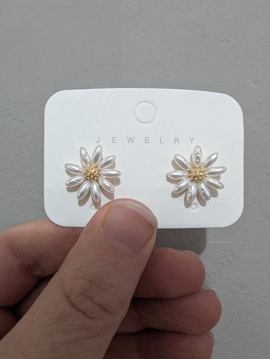 Daisy Stud Earrings